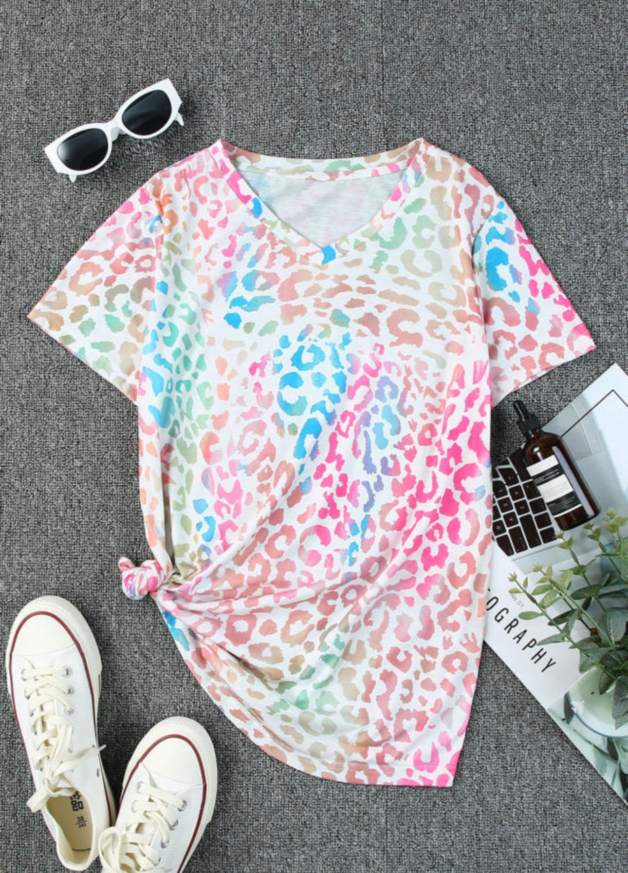 Colorful leopard V-neck